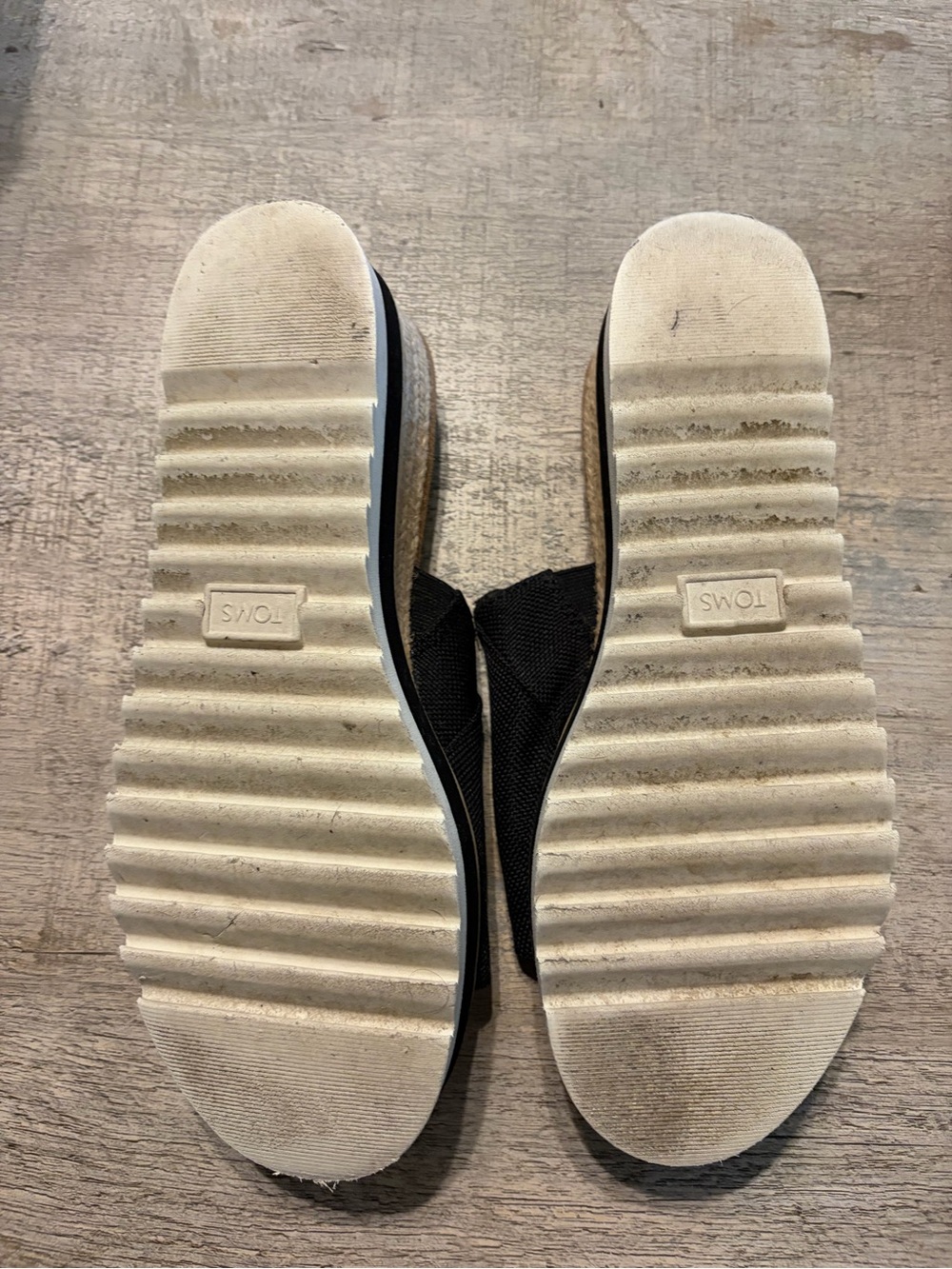 TOMS Women’s Black Slide Sandals with Tan Footbed - Picture 6 of 6